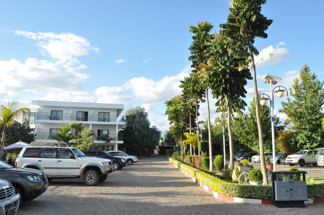 Hotel Sky Blue Mada Alasora Exteriér fotografie